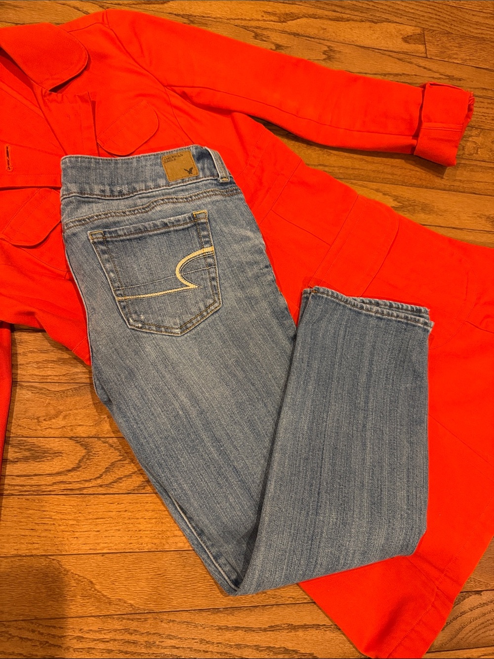 American Eagle Outfitters Light Blue Ankle Jeans - Picture 4 of 8